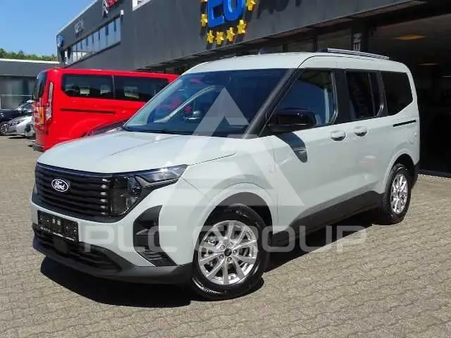 2026 Ford Tourneo