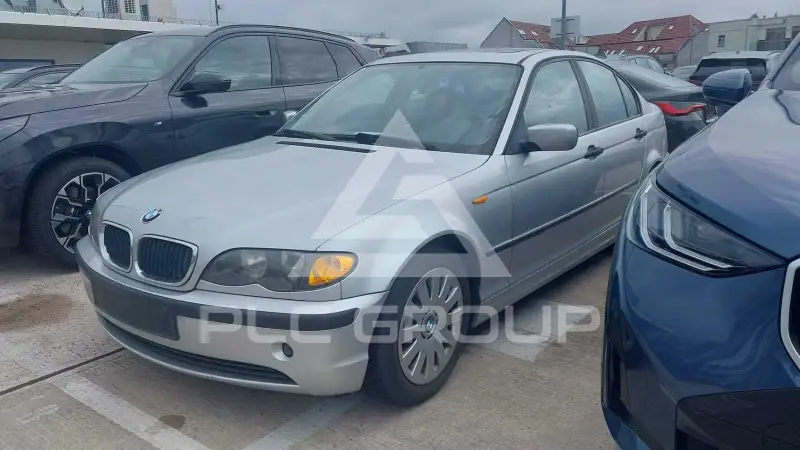 2002 BMW 318