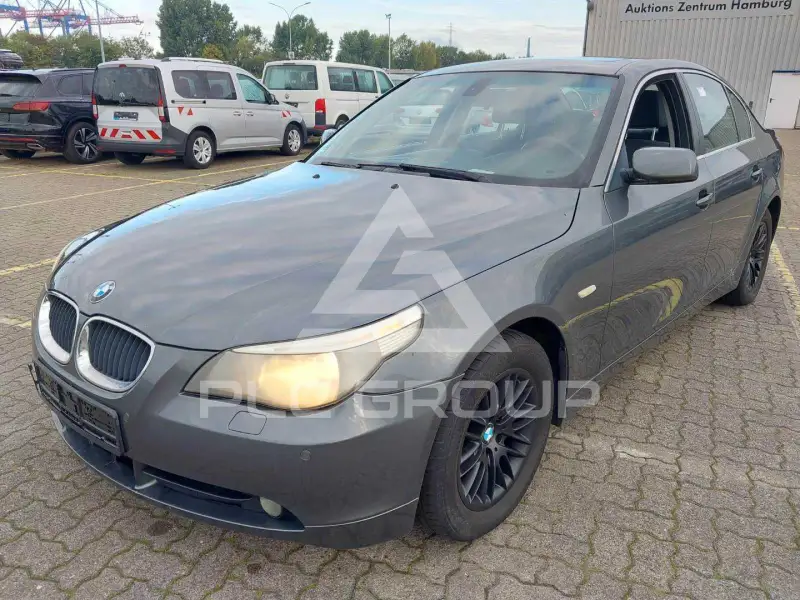 2004 BMW 520