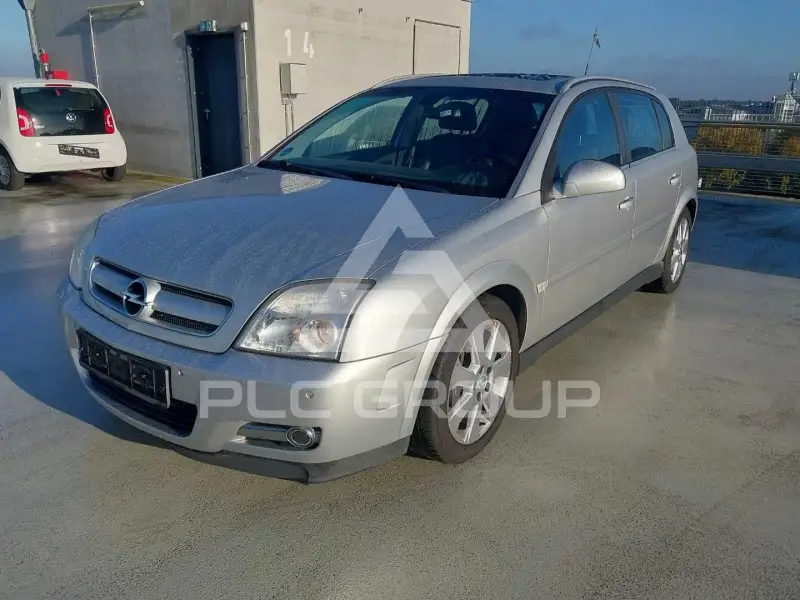 2004 Opel Signum