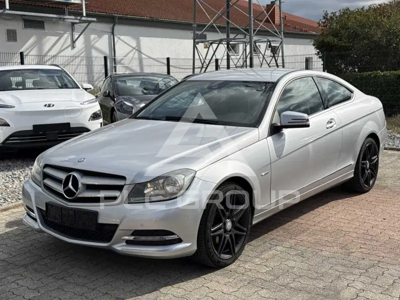 2011 Mercedes Benz C 220