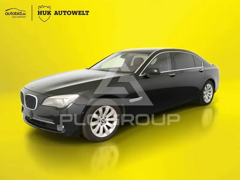 2012 BMW 750