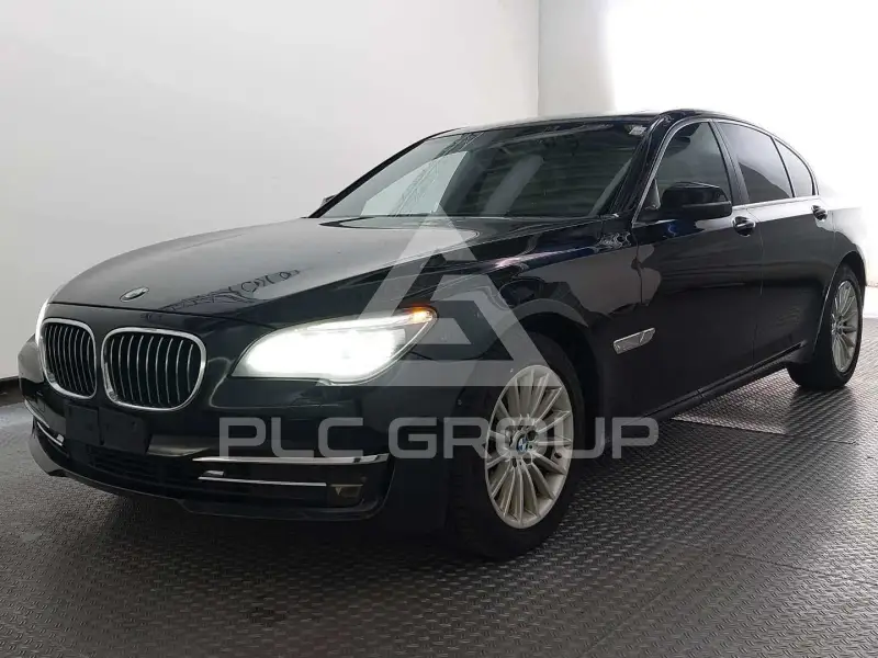 2013 BMW 740