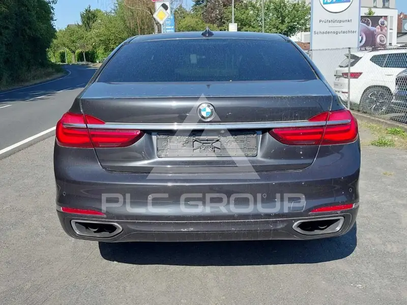 2015 BMW 750