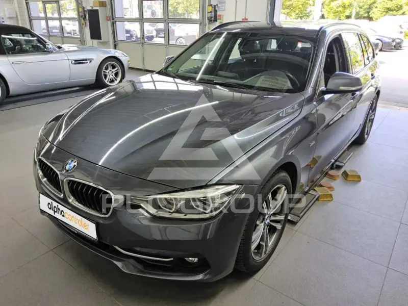 2015 BMW 318