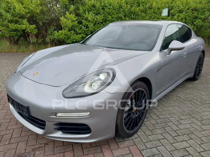2016 Porsche Panamera