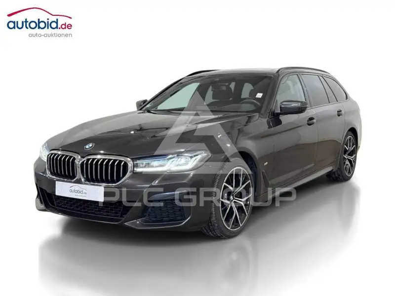 2020 BMW 520