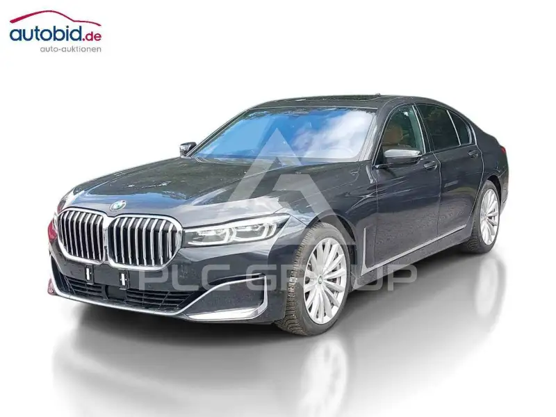 2021 BMW 740