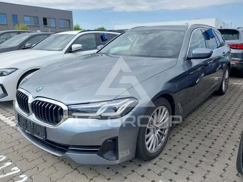 2021 BMW 530