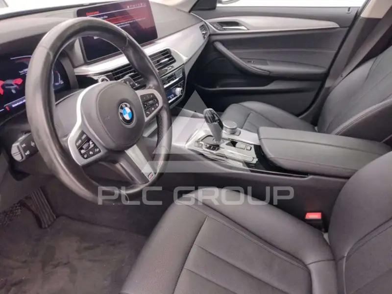 2021 BMW 530