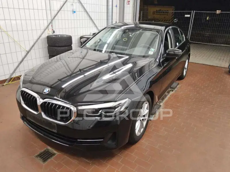 2021 BMW 520