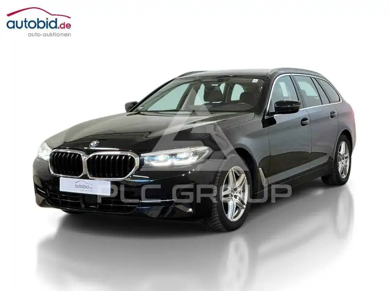 2021 BMW 520