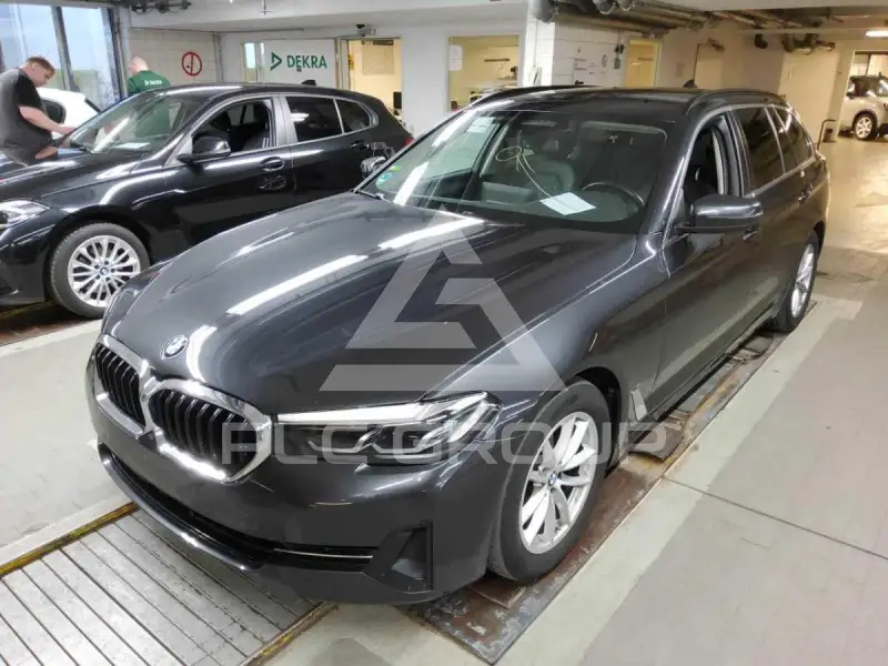 2021 BMW 520
