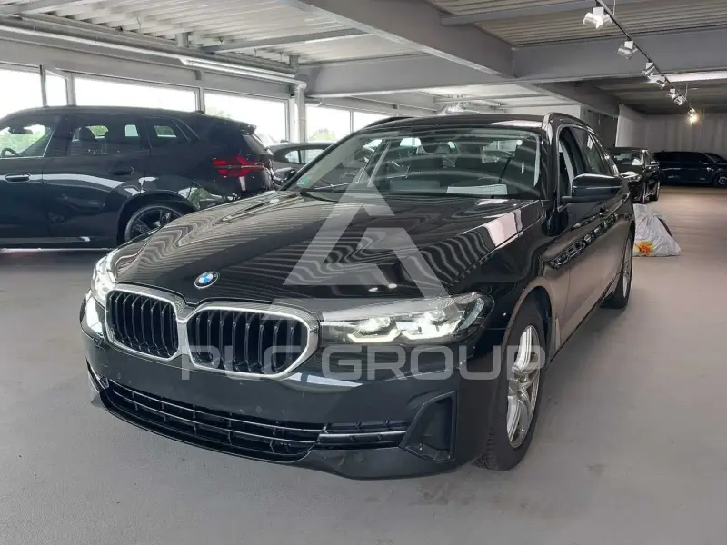 2021 BMW 520