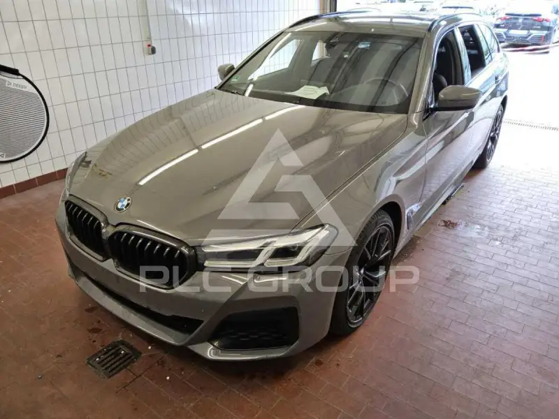 2021 BMW 520