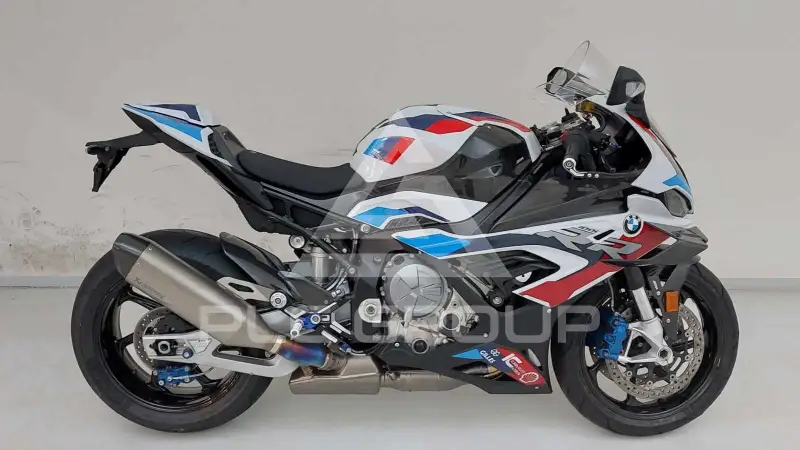 2022 BMW M 1000