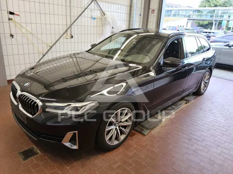 2022 BMW 530