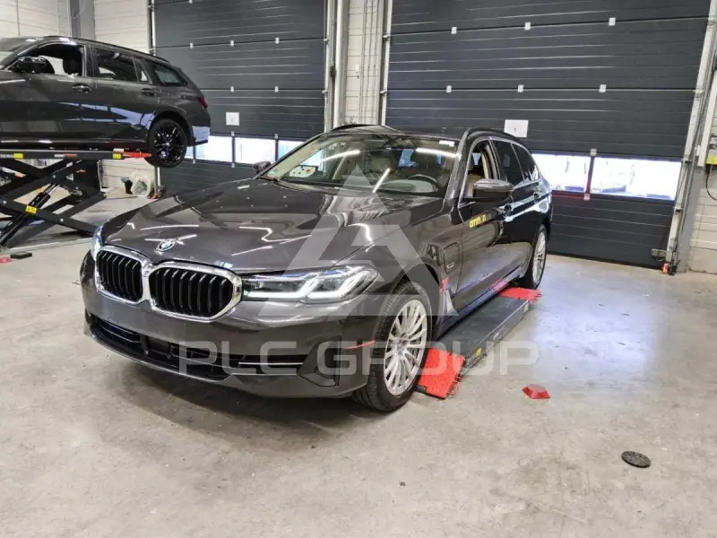 2022 BMW 530