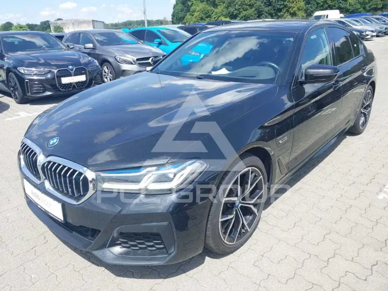 2022 BMW 530