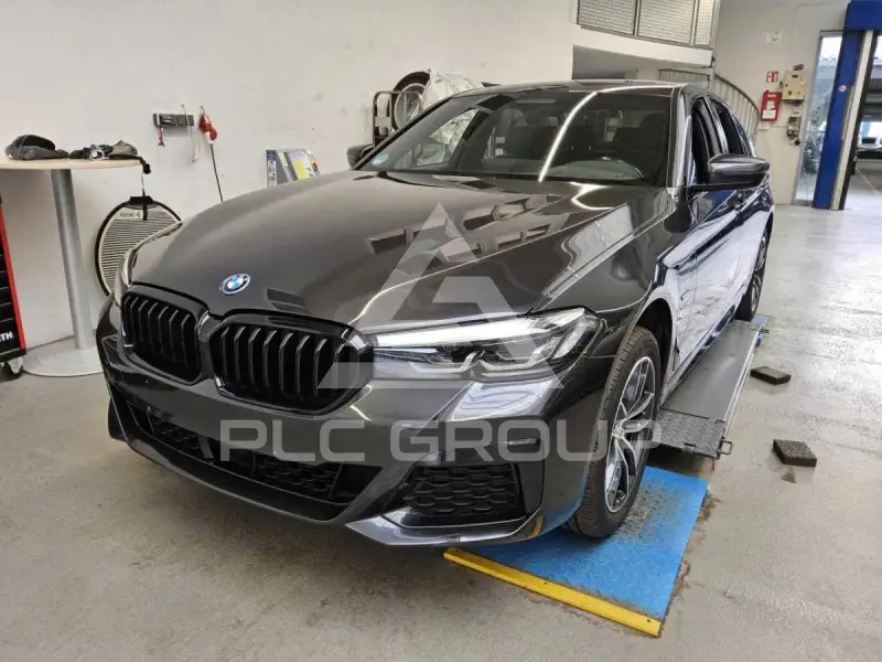 2022 BMW 530