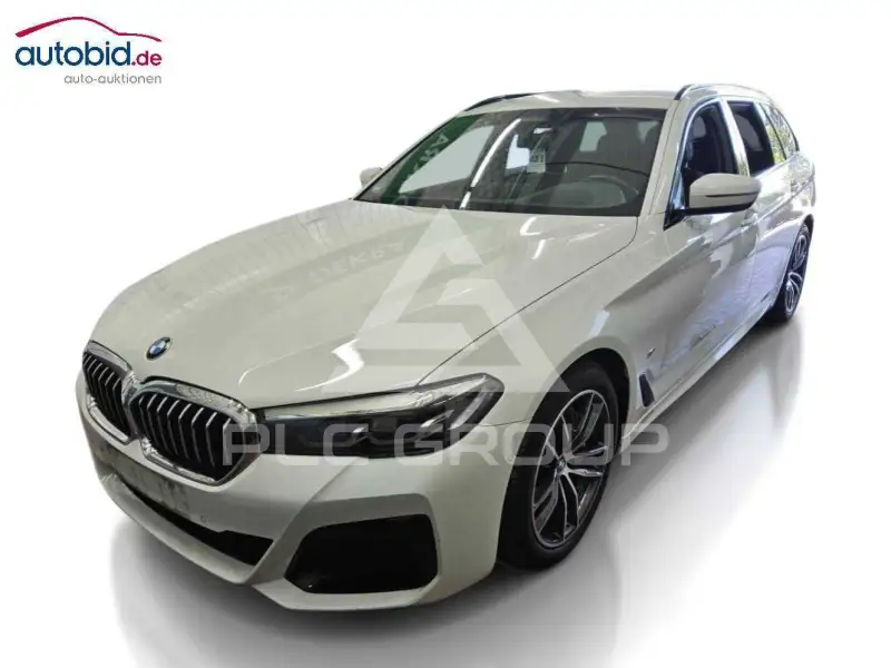 2022 BMW 530