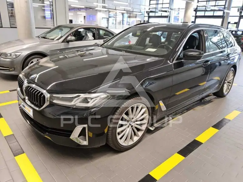 2022 BMW 530