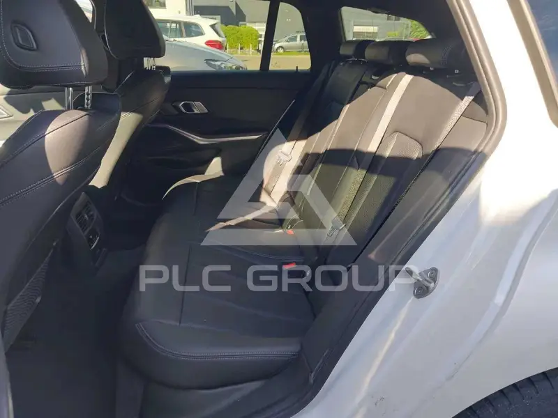 2022 BMW 320