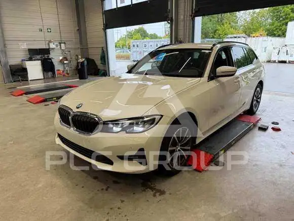 2022 BMW 320
