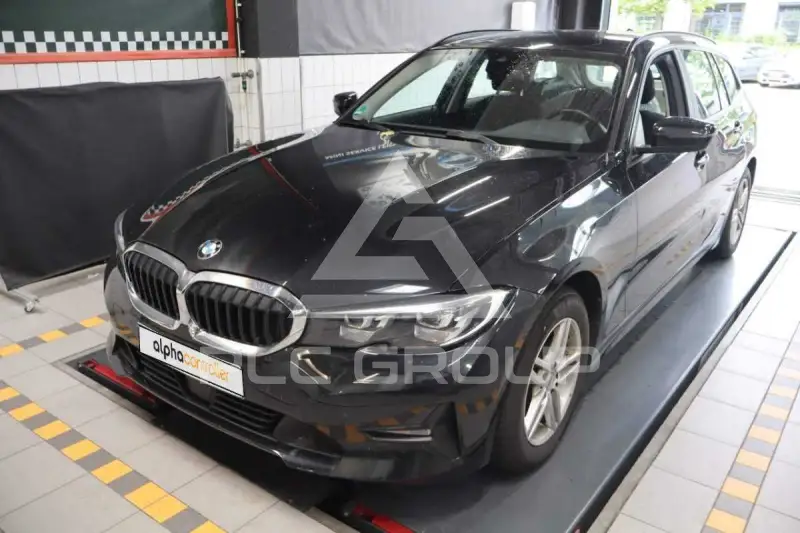 2022 BMW 320