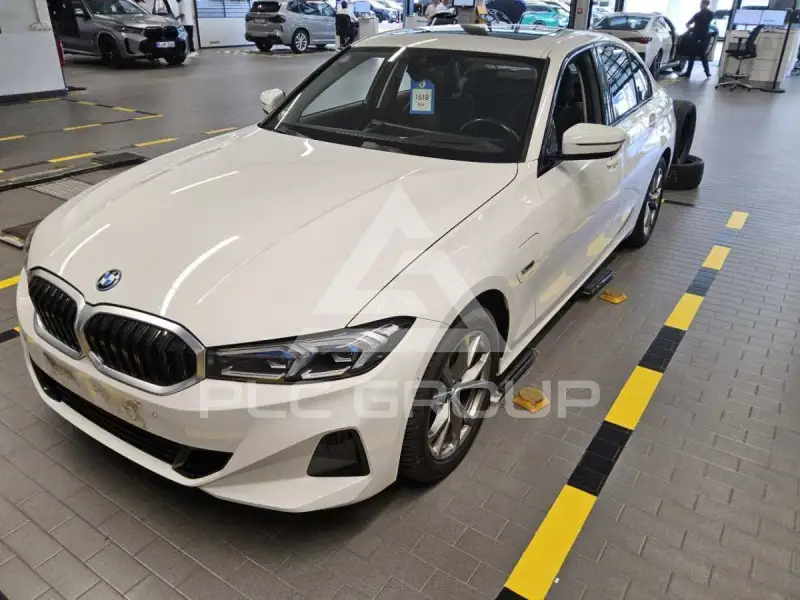 2022 BMW 320