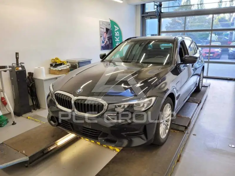 2022 BMW 320