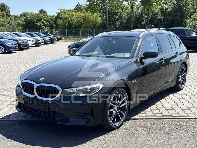 2022 BMW 320