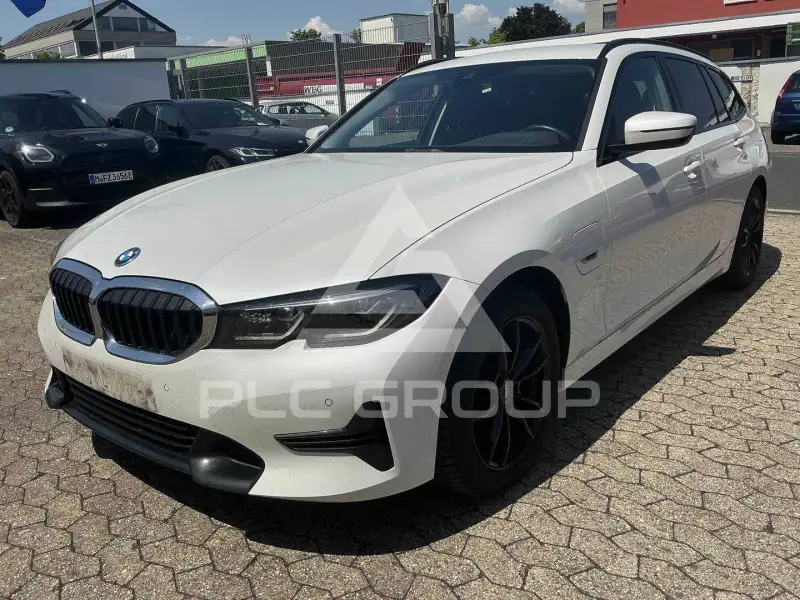2022 BMW 320
