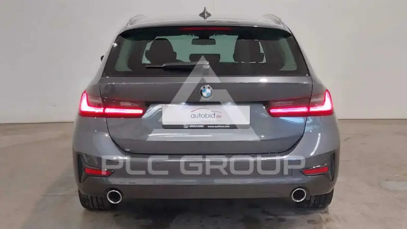 2022 BMW 320