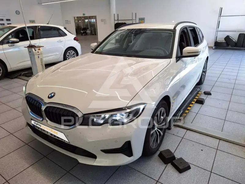 2022 BMW 320