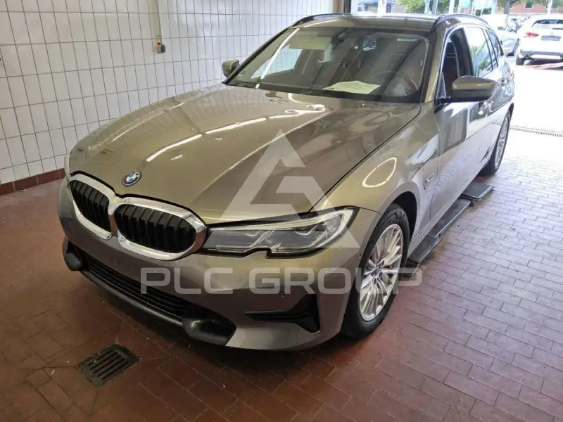 2022 BMW 320