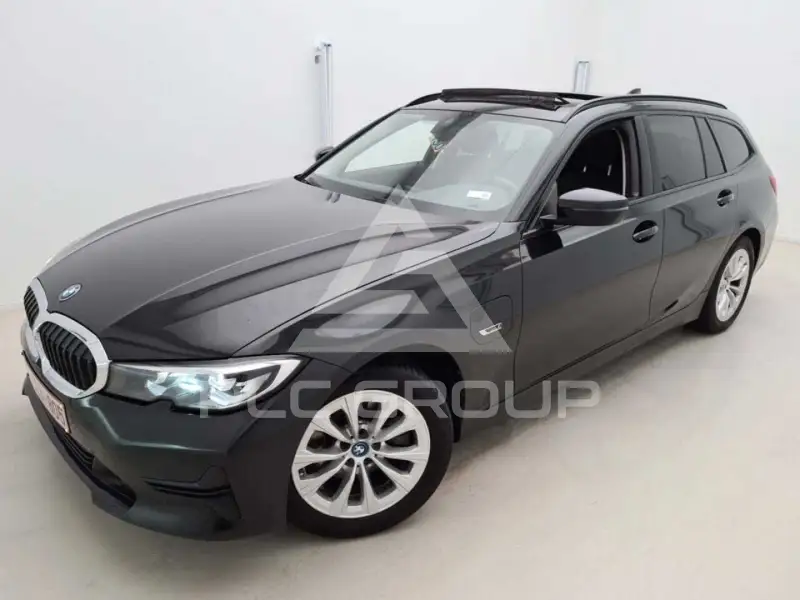 2022 BMW 320
