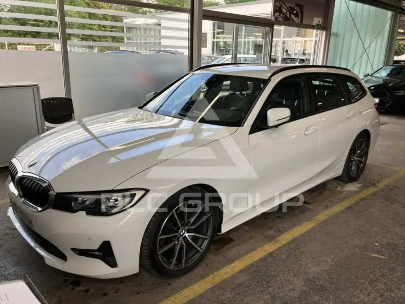 2022 BMW 320