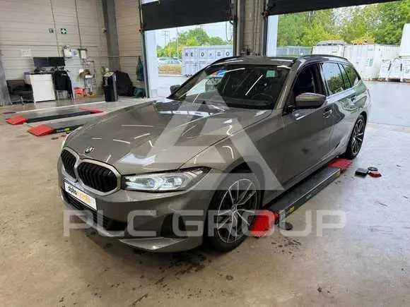 2022 BMW 320