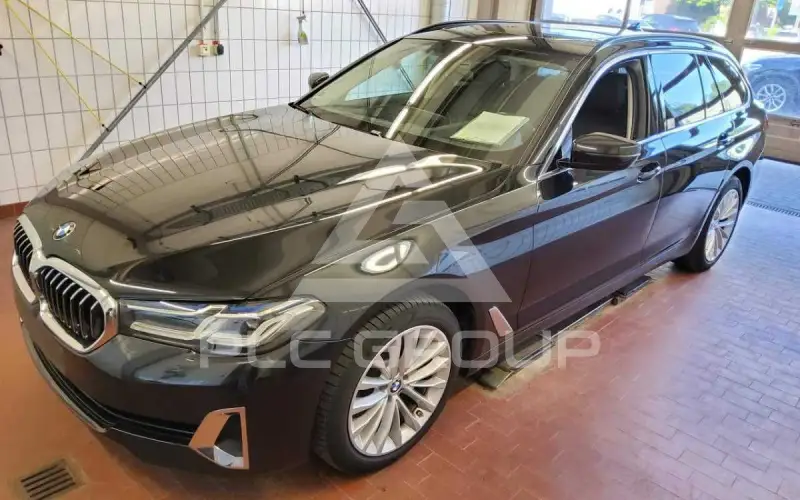 2022 BMW 520
