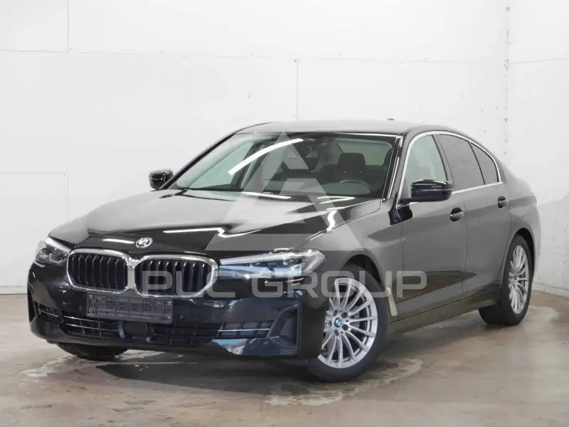2022 BMW 520