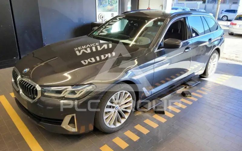 2022 BMW 520