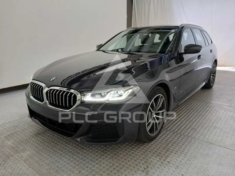 2022 BMW 520