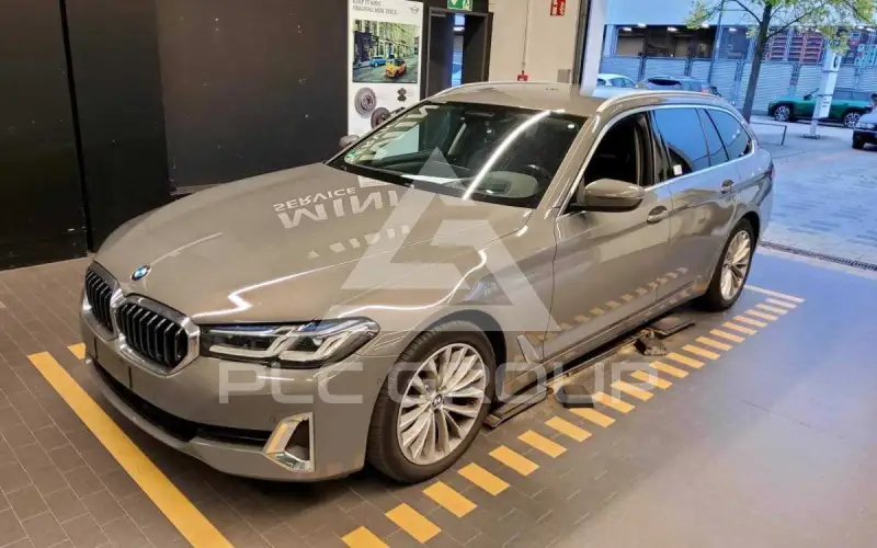 2022 BMW 520