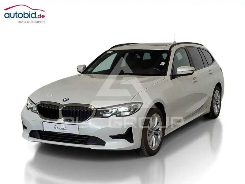 2022 BMW 318