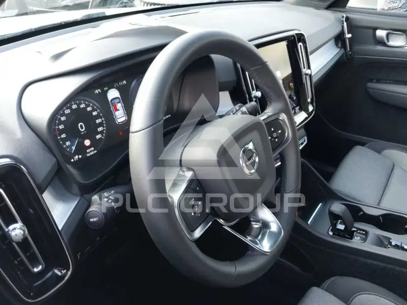 2022 Volvo XC40