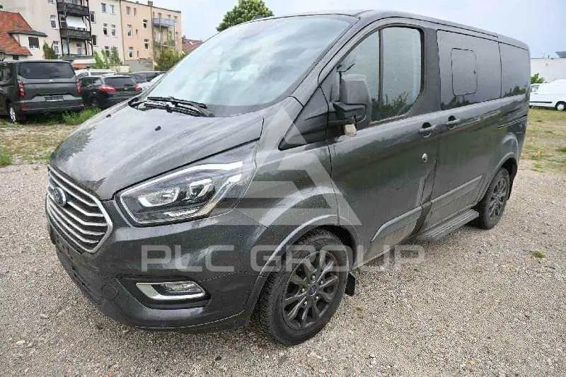 2022 Ford Tourneo