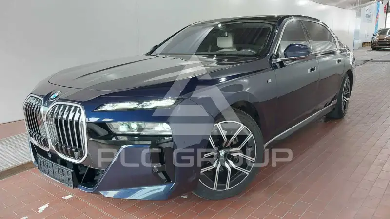 2023 BMW 740