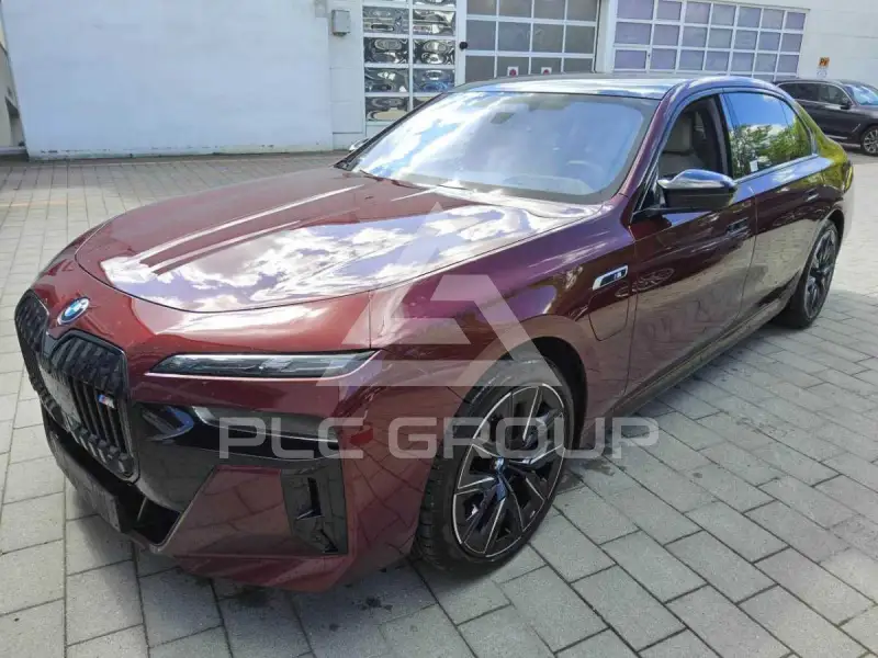 2023 BMW 760