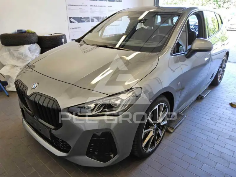 2023 BMW 220